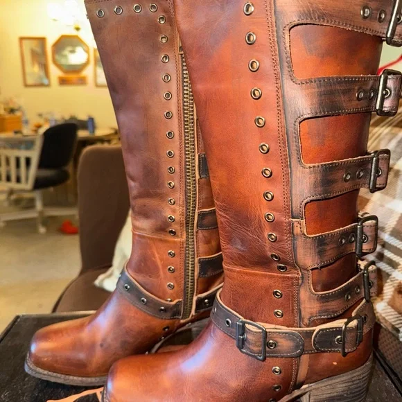 Freebird BNIB cognac Derby - Picture 3 of 5